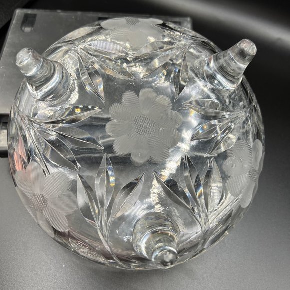 Vintage Glass Bowl Cane and Etched Flowers Three Footed 7.5” Candy Bowl - Picture 5 of 10